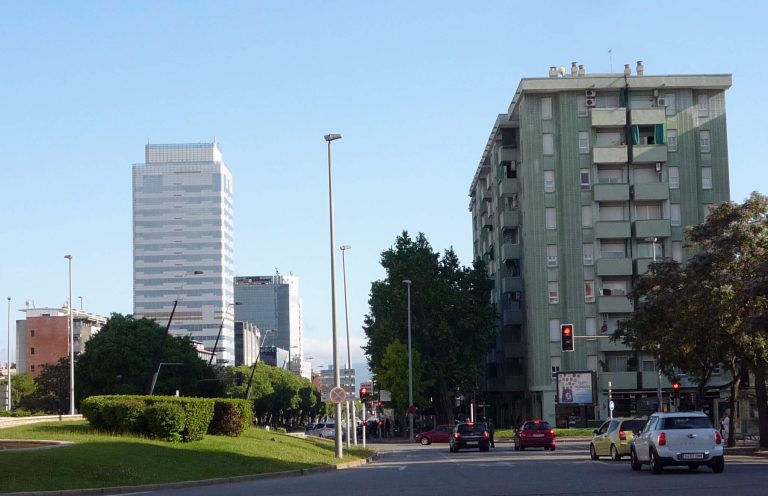 Eix Macià, donde está la sede judicial de Sabadell